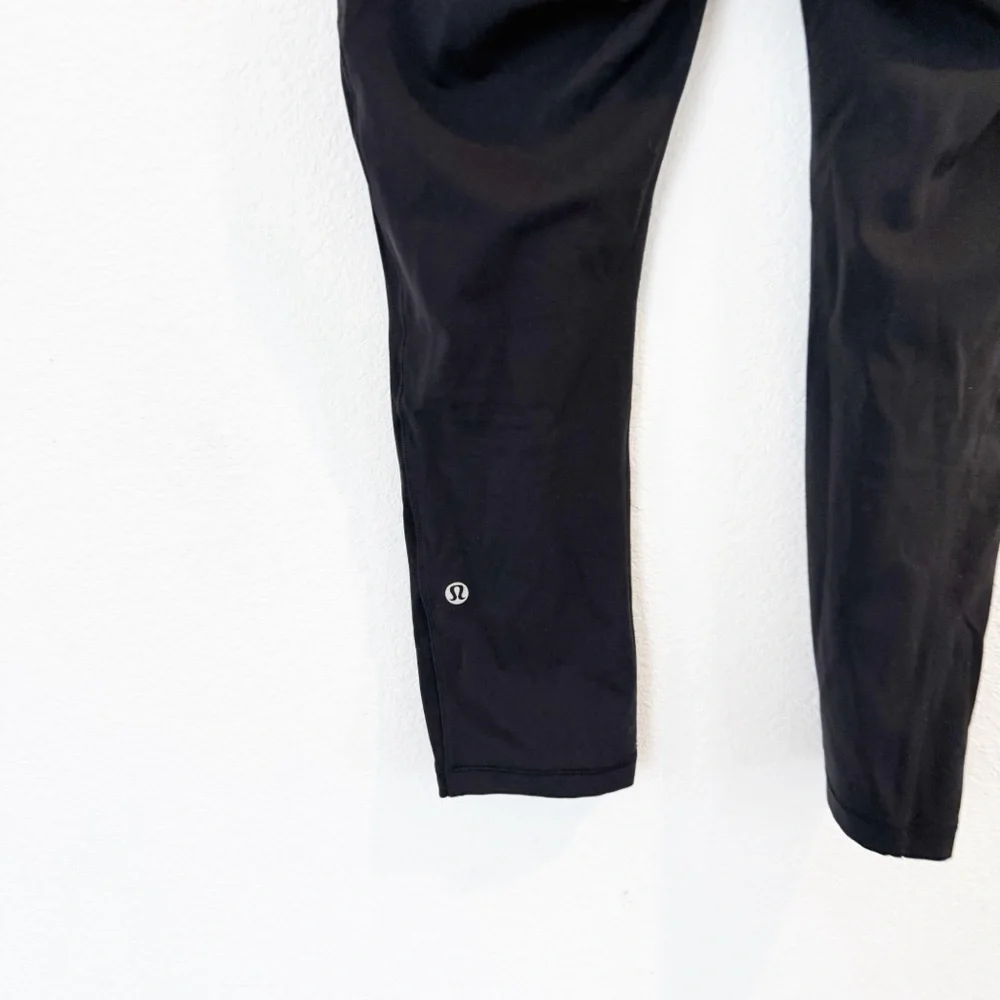 Lululemon- Speed Up Crop *21 Inseam - Size 6